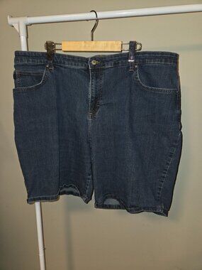 Lee Original 20W Denim Shorts – Dark Wash, Classic Fit, Everyday Comfort